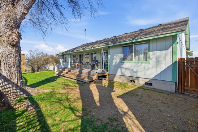 306 SE 8th Street, Madras, OR 97741