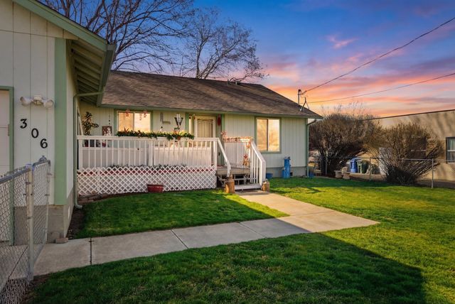 306 SE 8th Street, Madras, OR 97741