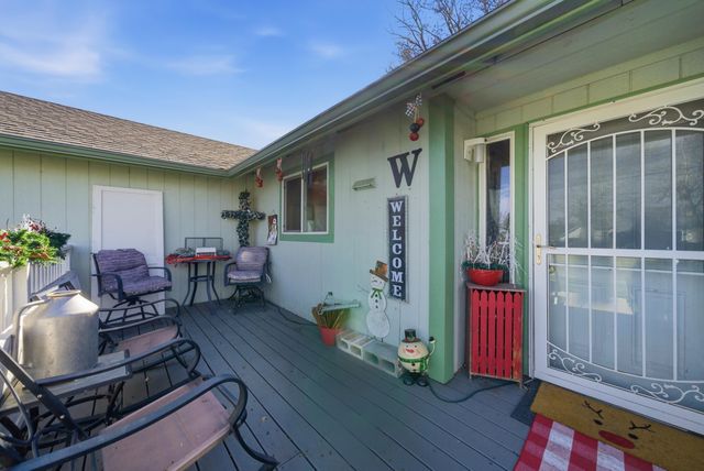 306 SE 8th Street, Madras, OR 97741