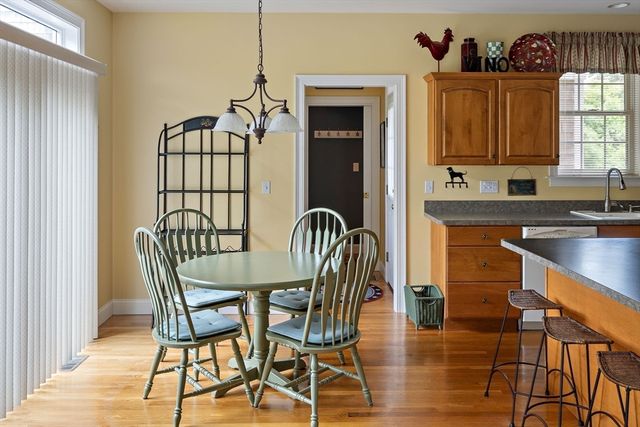 42 Deacon Vincent Way, Edgartown, MA 02539