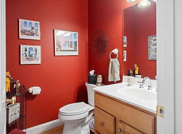 42 Deacon Vincent Way, Edgartown, MA 02539