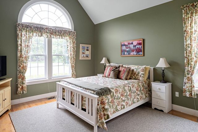 42 Deacon Vincent Way, Edgartown, MA 02539