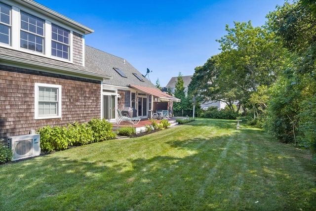 42 Deacon Vincent Way, Edgartown, MA 02539