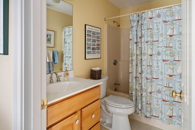 42 Deacon Vincent Way, Edgartown, MA 02539