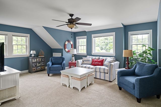 42 Deacon Vincent Way, Edgartown, MA 02539