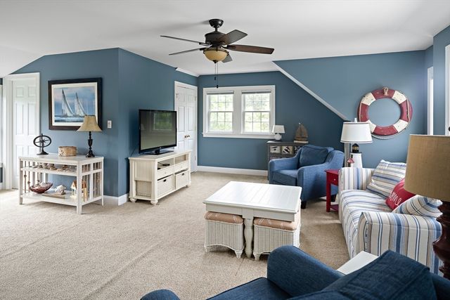 42 Deacon Vincent Way, Edgartown, MA 02539