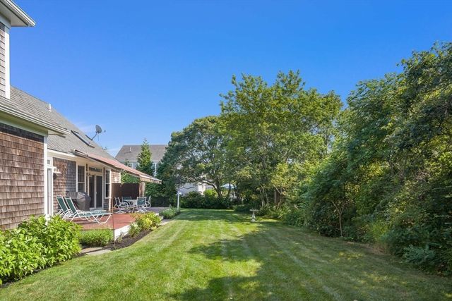 42 Deacon Vincent Way, Edgartown, MA 02539