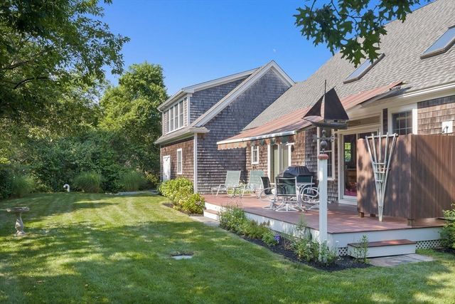 42 Deacon Vincent Way, Edgartown, MA 02539