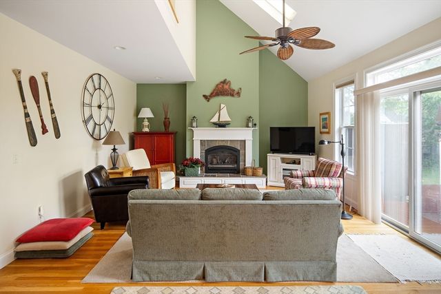 42 Deacon Vincent Way, Edgartown, MA 02539