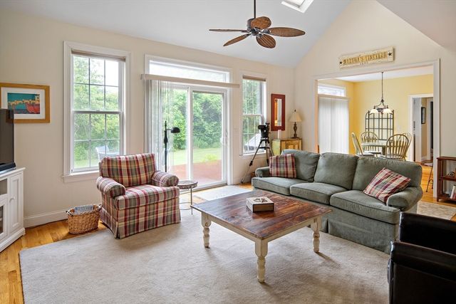 42 Deacon Vincent Way, Edgartown, MA 02539