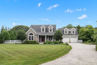 42 Deacon Vincent Way, Edgartown, MA 02539