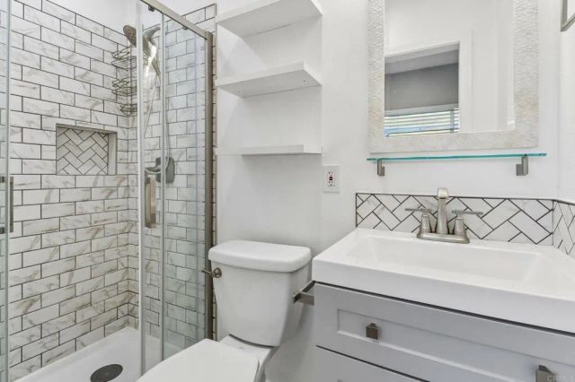 2852 Yvonne St, Oceanside, CA 92056