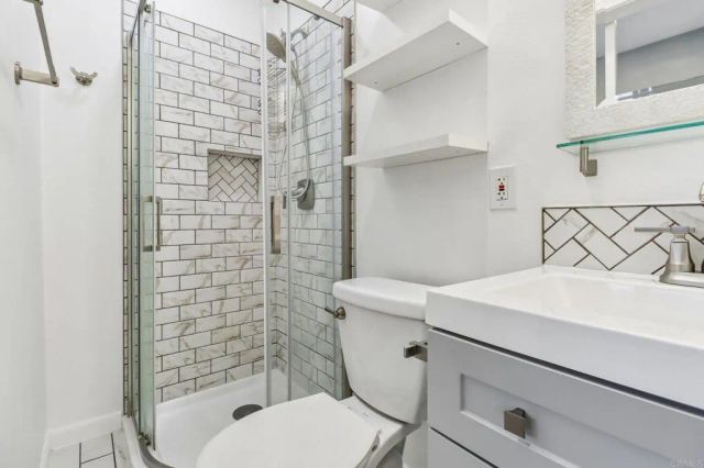 2852 Yvonne St, Oceanside, CA 92056