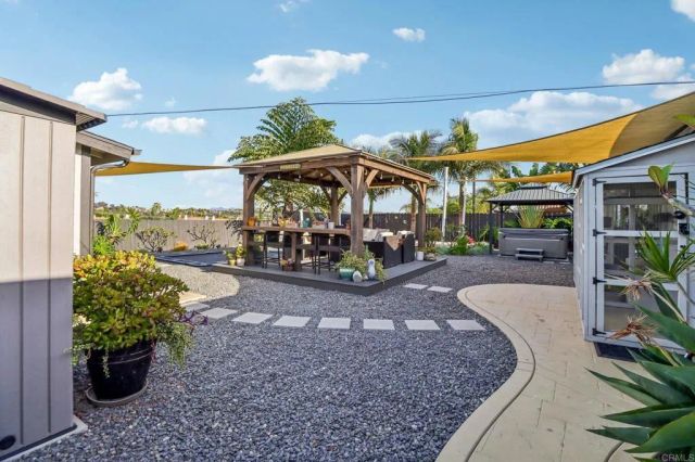 2852 Yvonne St, Oceanside, CA 92056