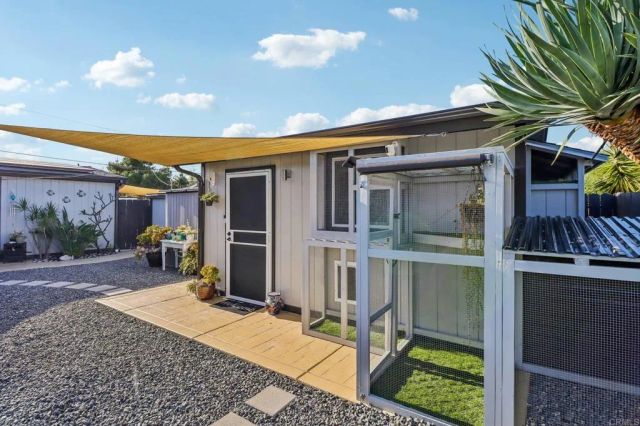 2852 Yvonne St, Oceanside, CA 92056