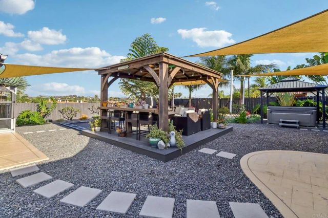 2852 Yvonne St, Oceanside, CA 92056