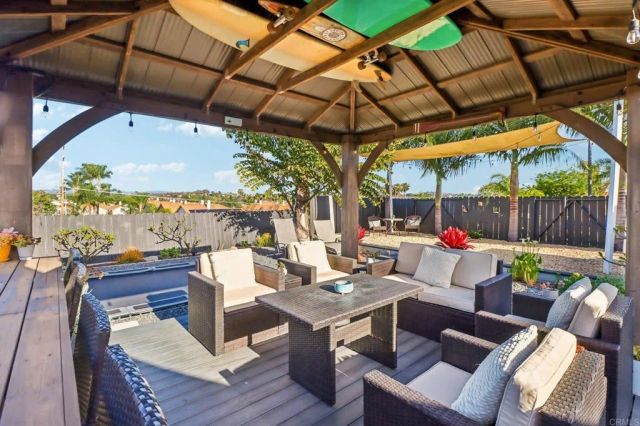 2852 Yvonne St, Oceanside, CA 92056