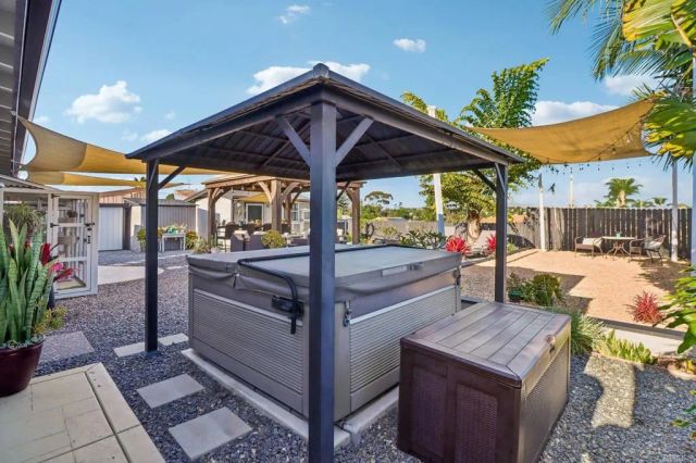2852 Yvonne St, Oceanside, CA 92056