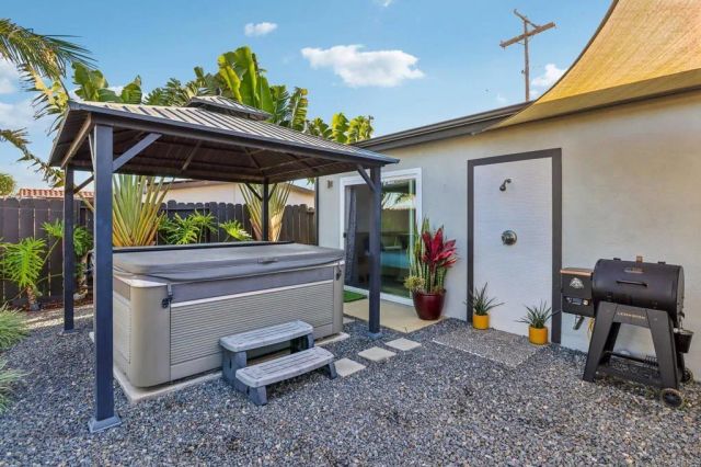 2852 Yvonne St, Oceanside, CA 92056