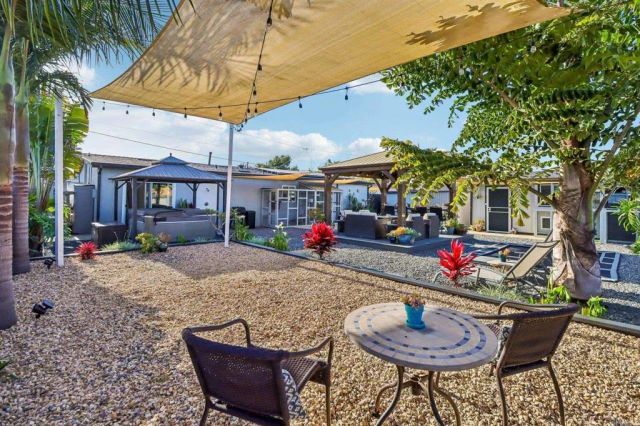 2852 Yvonne St, Oceanside, CA 92056