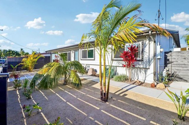 2852 Yvonne St, Oceanside, CA 92056