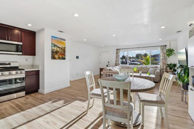 2852 Yvonne St, Oceanside, CA 92056