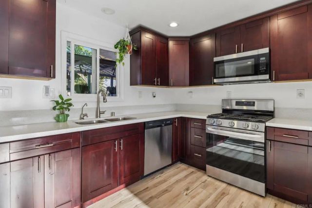 2852 Yvonne St, Oceanside, CA 92056