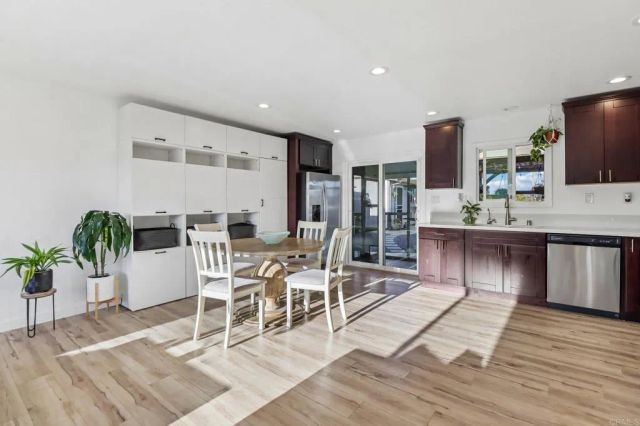 2852 Yvonne St, Oceanside, CA 92056