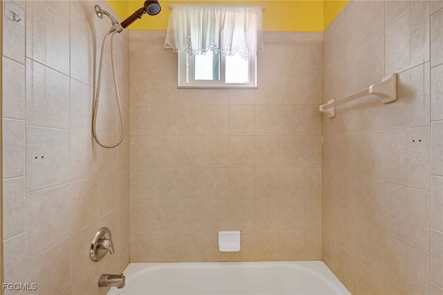 2549 Deerfield Lake CT, Cape Coral, FL 33909