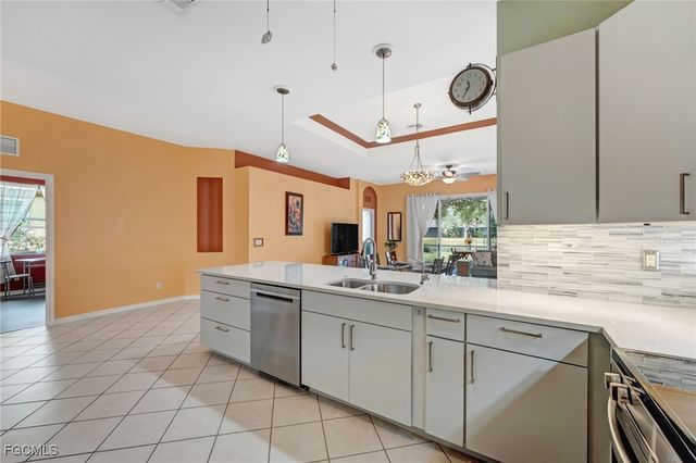 2549 Deerfield Lake CT, Cape Coral, FL 33909