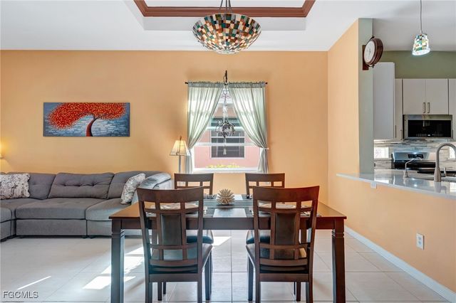 2549 Deerfield Lake CT, Cape Coral, FL 33909