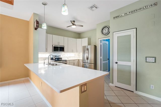 2549 Deerfield Lake CT, Cape Coral, FL 33909