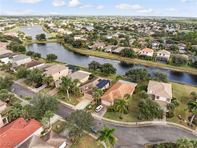 2549 Deerfield Lake CT, Cape Coral, FL 33909