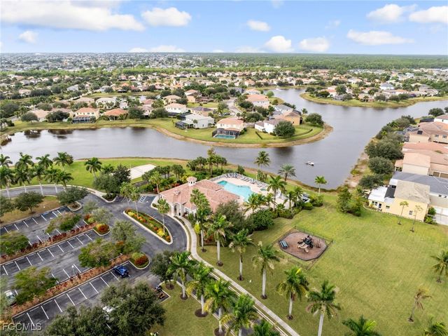 2549 Deerfield Lake CT, Cape Coral, FL 33909