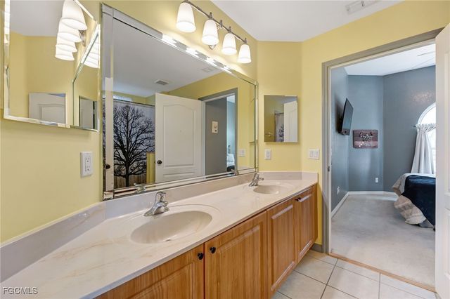 2549 Deerfield Lake CT, Cape Coral, FL 33909