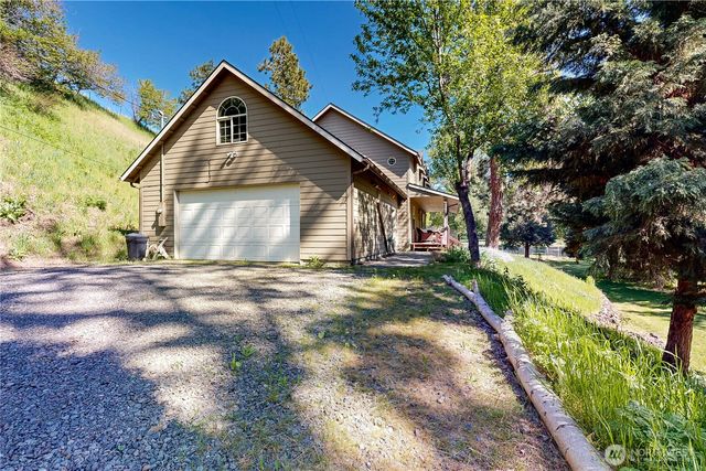 18 Blue Creek Road, Walla Walla, WA 99362