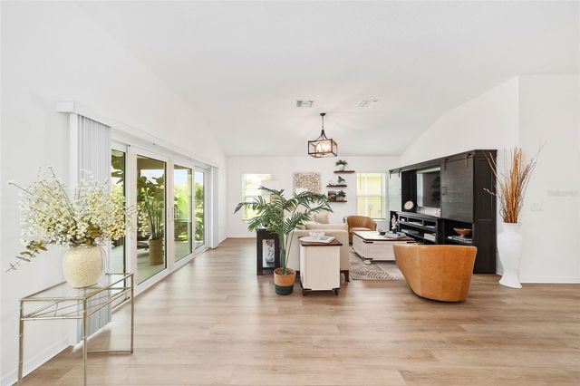 6557 MCKNIGHT LOOP, The Villages, FL 34762