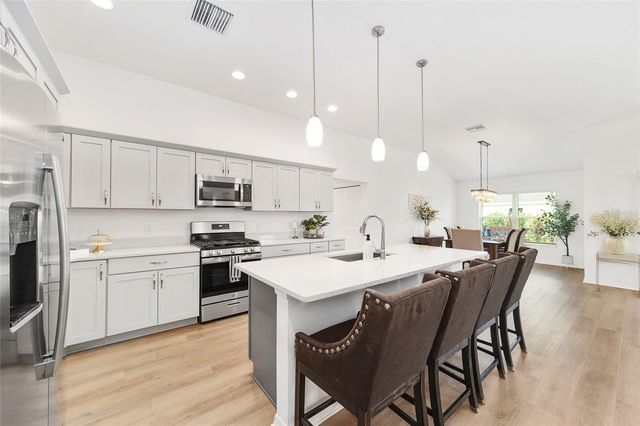 6557 MCKNIGHT LOOP, The Villages, FL 34762