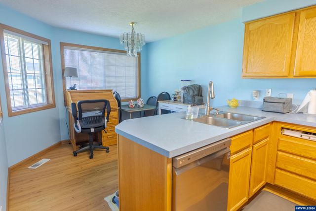 7077 Ridgemont Dr N, Keizer, OR 97303