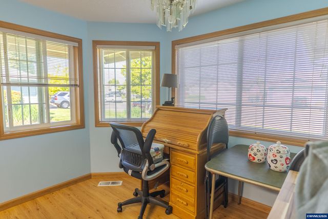 7077 Ridgemont Dr N, Keizer, OR 97303