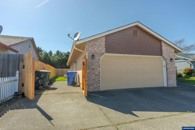 7077 Ridgemont Dr N, Keizer, OR 97303