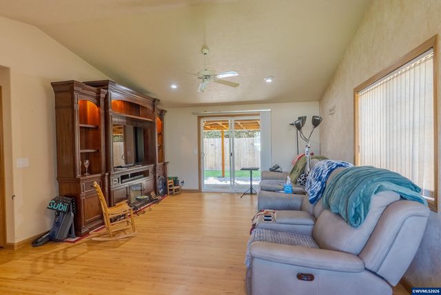 7077 Ridgemont Dr N, Keizer, OR 97303