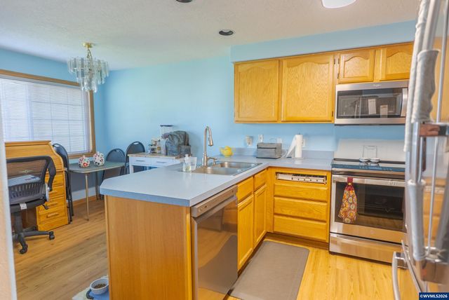 7077 Ridgemont Dr N, Keizer, OR 97303