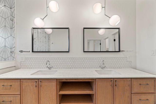 3802 Commerce Street, Houston, TX 77003