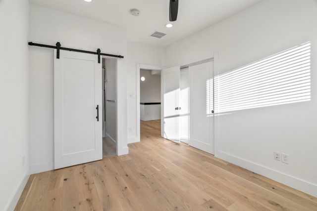 3802 Commerce Street, Houston, TX 77003