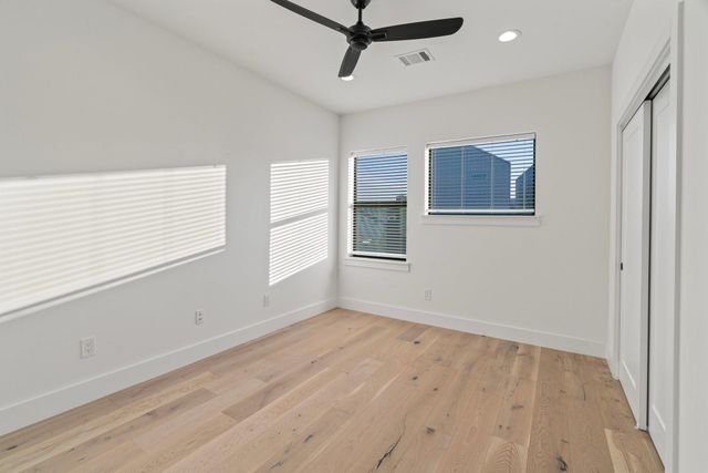 3802 Commerce Street, Houston, TX 77003