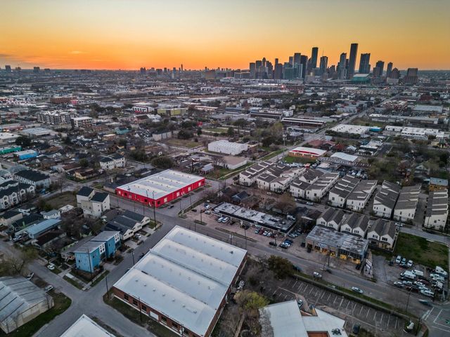 3802 Commerce Street, Houston, TX 77003