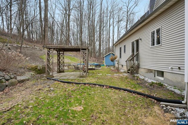 75 Mount Hermon Road, Blairstown, NJ 07825