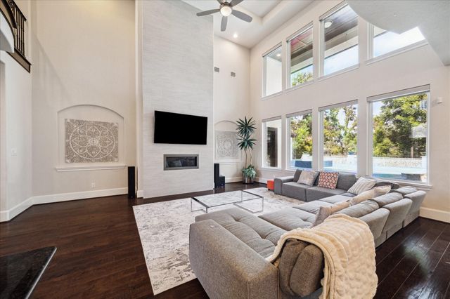 79 Amber Hollow Court, Sugar Land, TX 77479