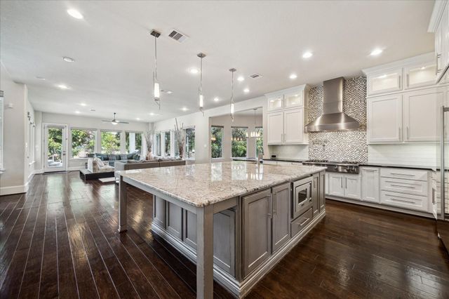 79 Amber Hollow Court, Sugar Land, TX 77479